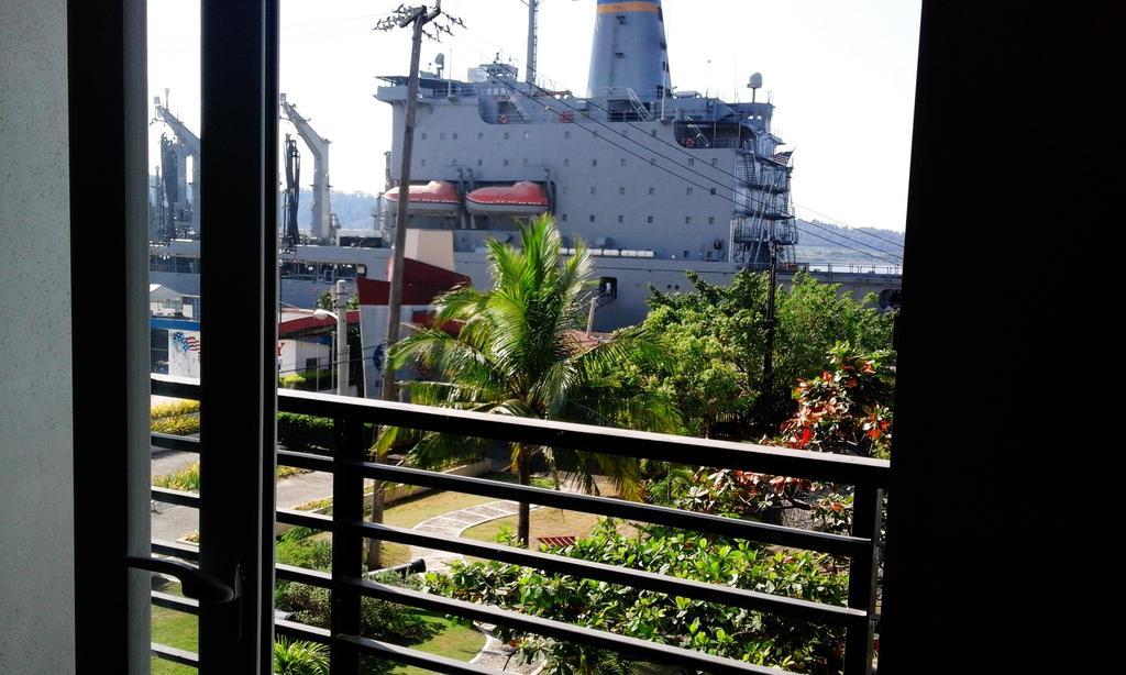 The Reef Hotel And Residences Olongapo Dış mekan fotoğraf