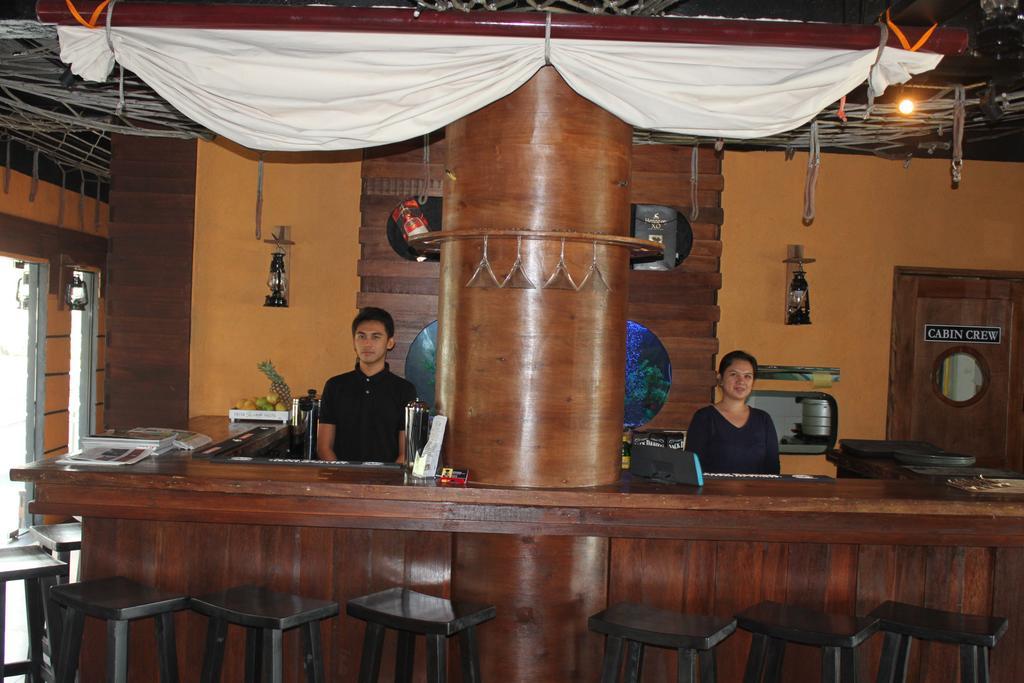 The Reef Hotel And Residences Olongapo Dış mekan fotoğraf