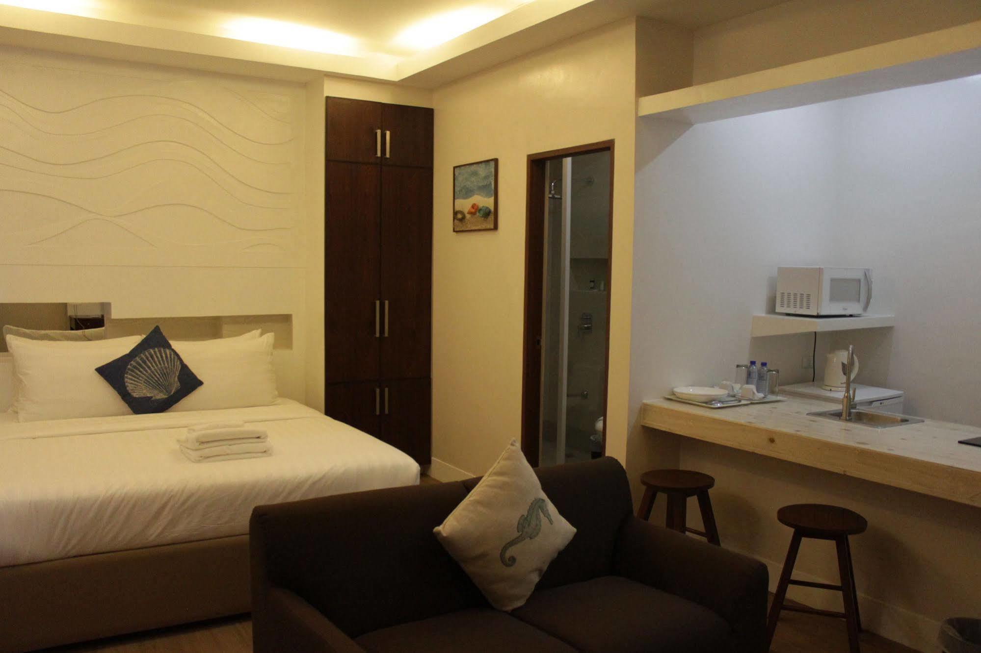 The Reef Hotel And Residences Olongapo Dış mekan fotoğraf