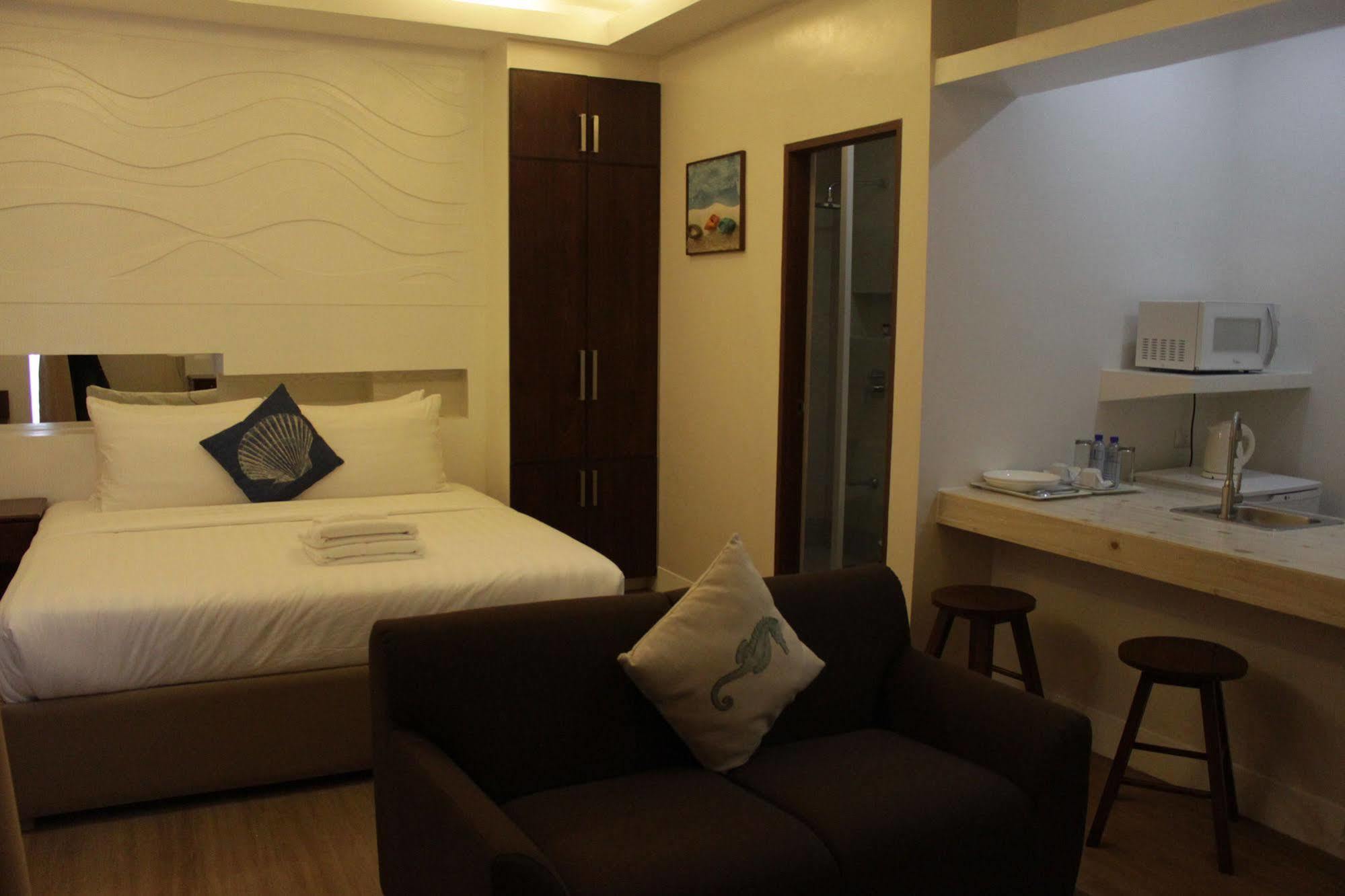 The Reef Hotel And Residences Olongapo Dış mekan fotoğraf